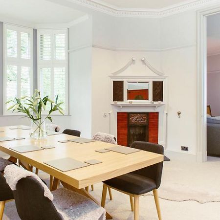 Ramsay Gardens - Grand 4-Bedroom Apartment Next To Castle Edimburgo Esterno foto