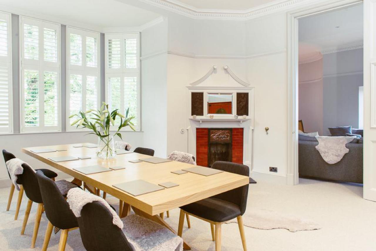 Ramsay Gardens - Grand 4-Bedroom Apartment Next To Castle Edimburgo Esterno foto