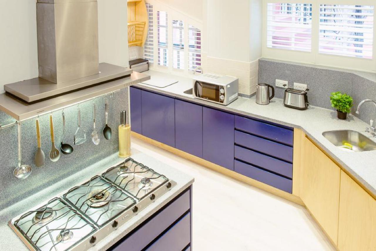Ramsay Gardens - Grand 4-Bedroom Apartment Next To Castle Edimburgo Esterno foto