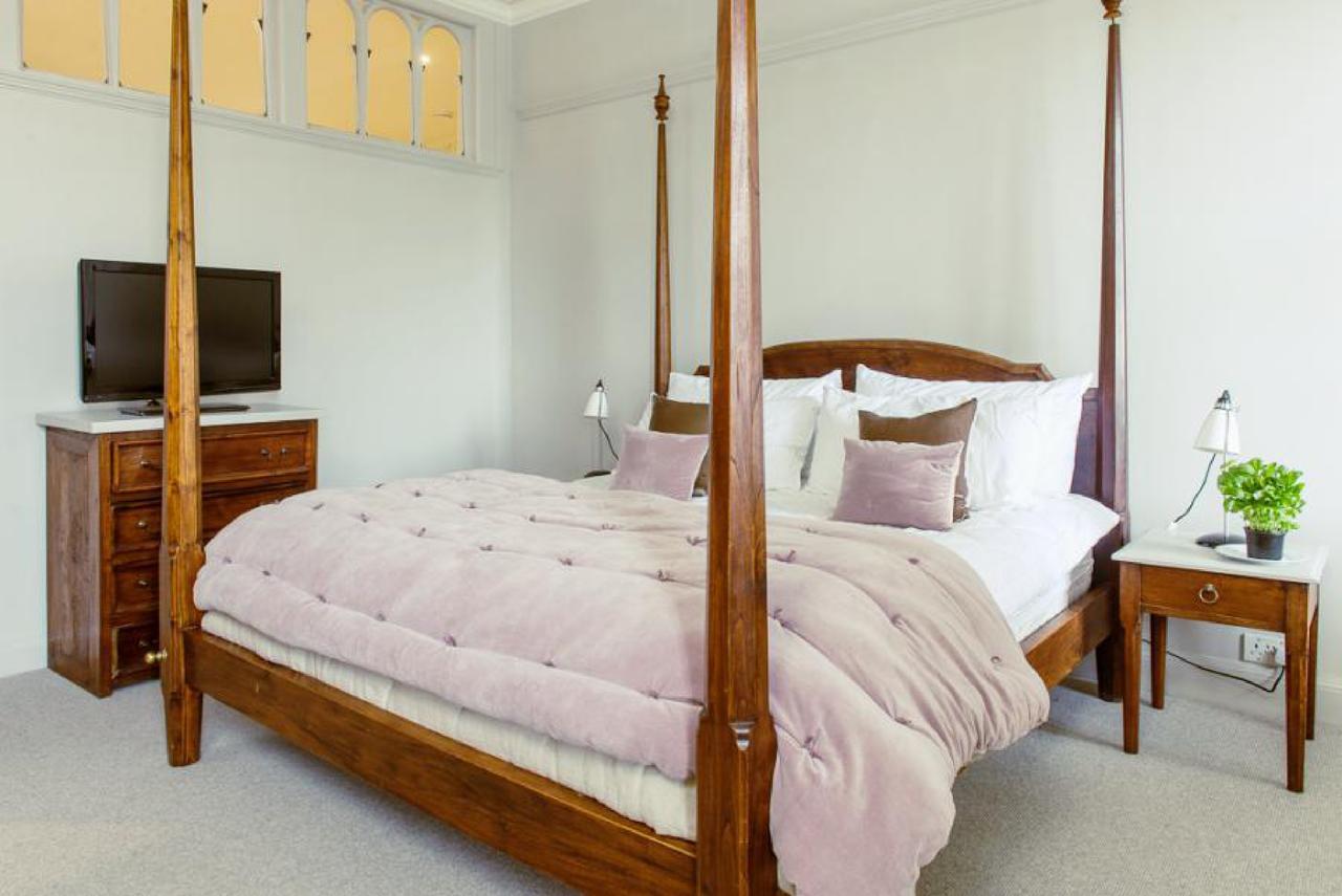Ramsay Gardens - Grand 4-Bedroom Apartment Next To Castle Edimburgo Esterno foto