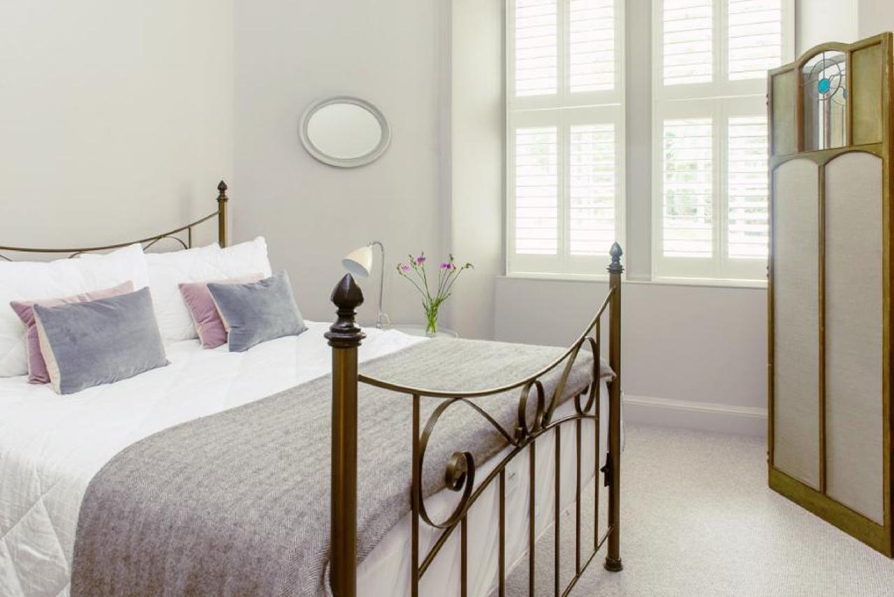 Ramsay Gardens - Grand 4-Bedroom Apartment Next To Castle Edimburgo Esterno foto